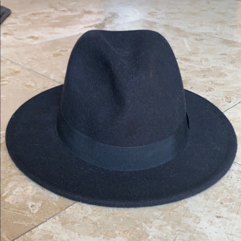 Black fedora